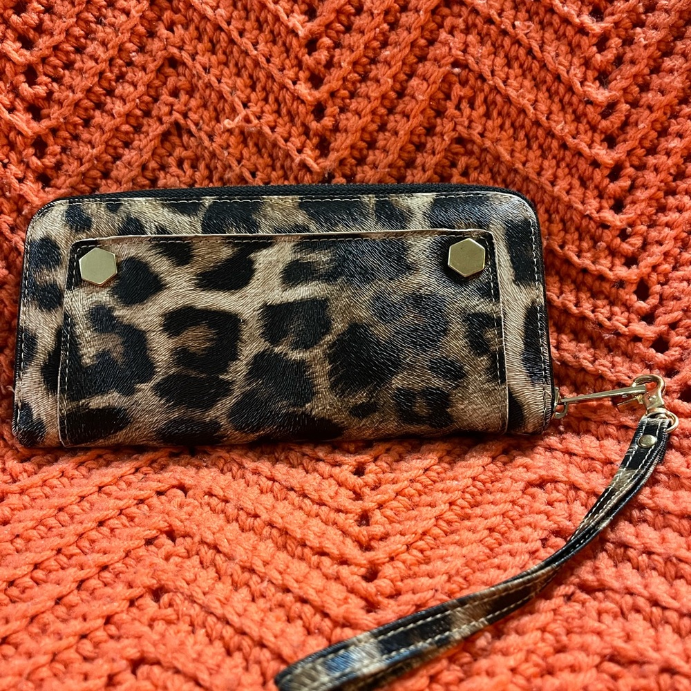 Ladies Source Unknown On Lg.Wristlet Wallet, Leop… - image 2